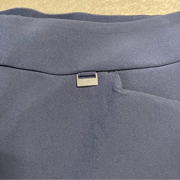 Greg Norman skort NWOT navy blue size small - Picture 4 of 11